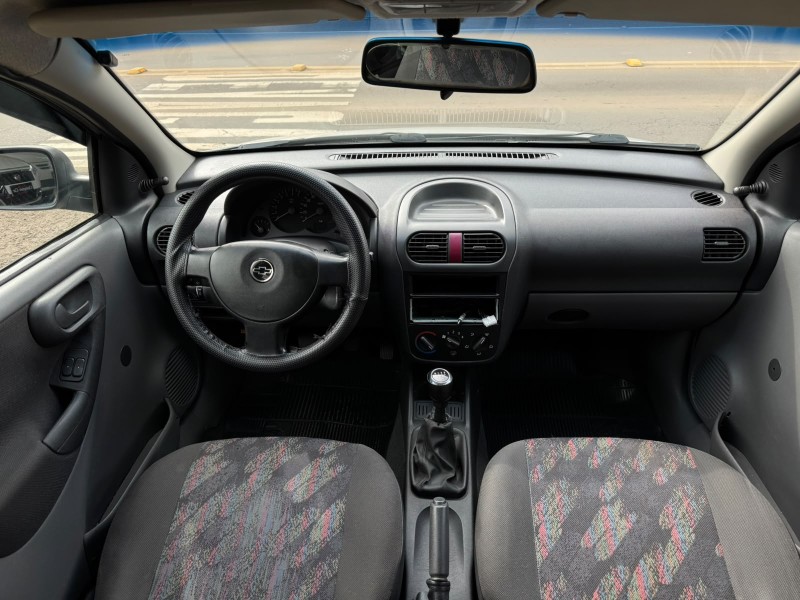 CORSA 1.8 MPFI SEDAN 8V GASOLINA 4P MANUAL - 2004 - VACARIA