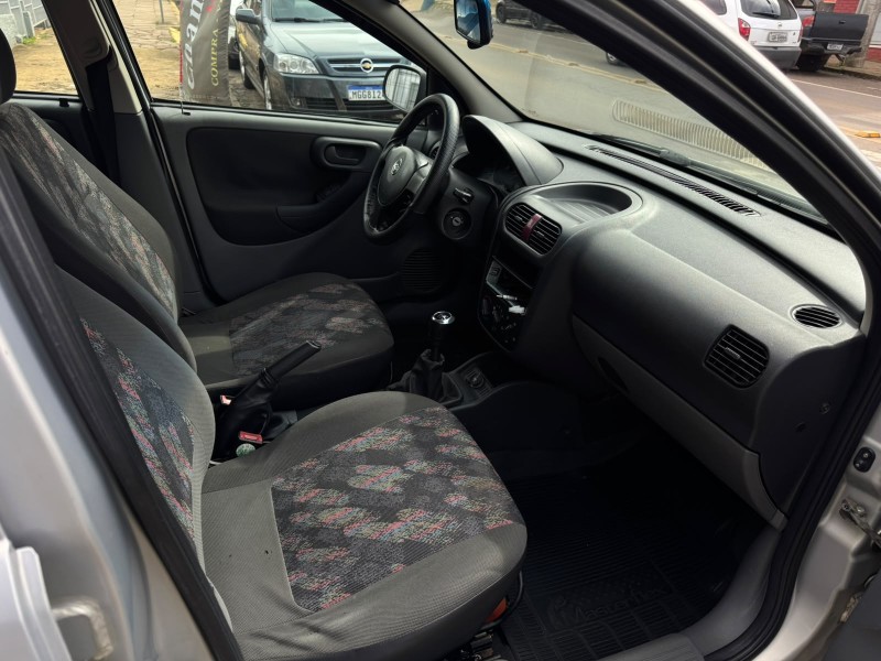 CORSA 1.8 MPFI SEDAN 8V GASOLINA 4P MANUAL - 2004 - VACARIA