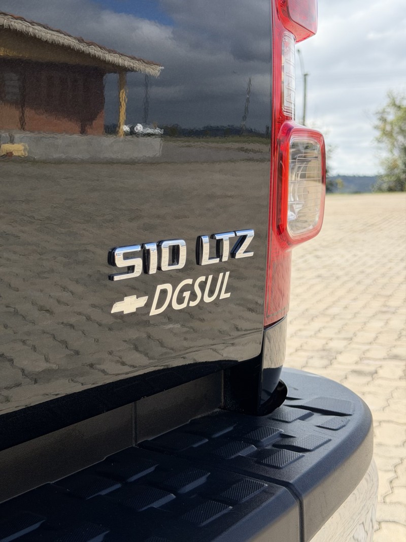 S10 2.4 LTZ 4X2 CD 8V FLEX 4P MANUAL - 2014 - ANTôNIO PRADO