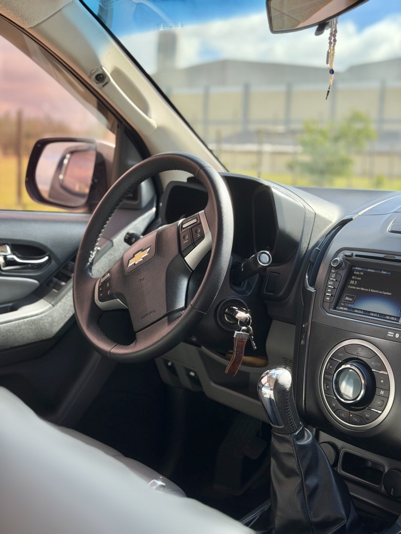 S10 2.4 LTZ 4X2 CD 8V FLEX 4P MANUAL - 2014 - ANTôNIO PRADO