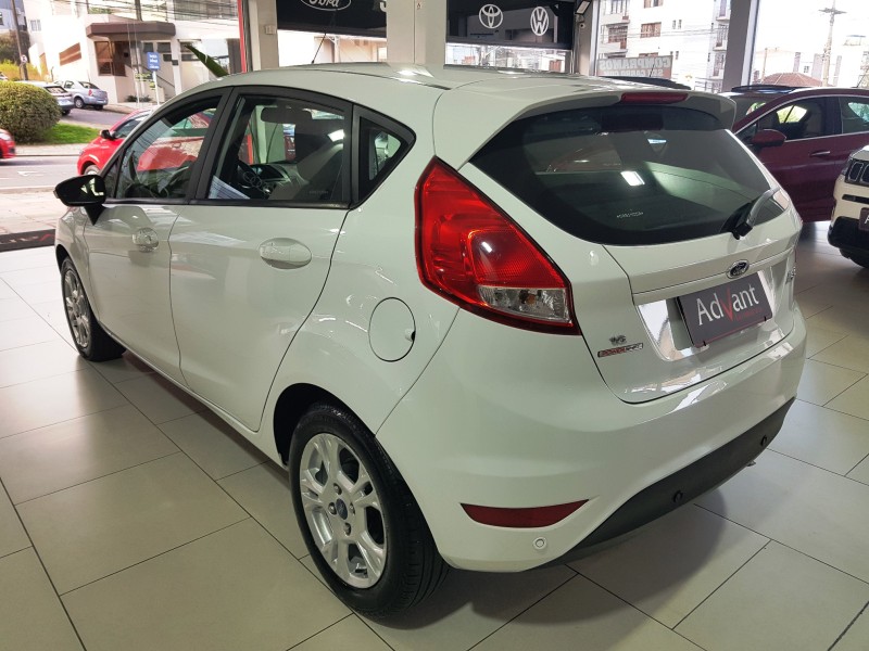 FIESTA 1.6 SE HATCH 16V FLEX 4P AUTOMÁTICO - 2016 - CAXIAS DO SUL