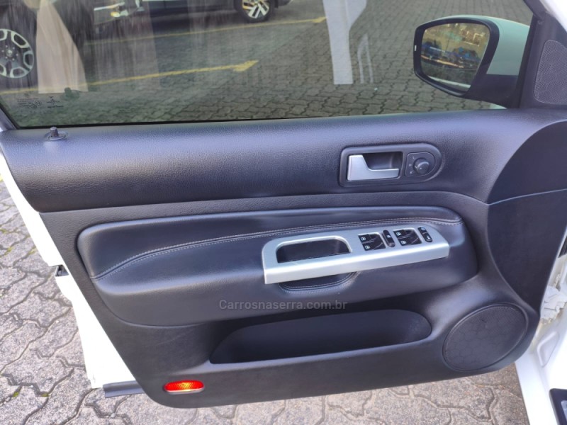 GOLF 1.6 MI SPORTLINE LIMITED EDITION 8V FLEX 4P MANUAL - 2013 - NOVA PETRóPOLIS
