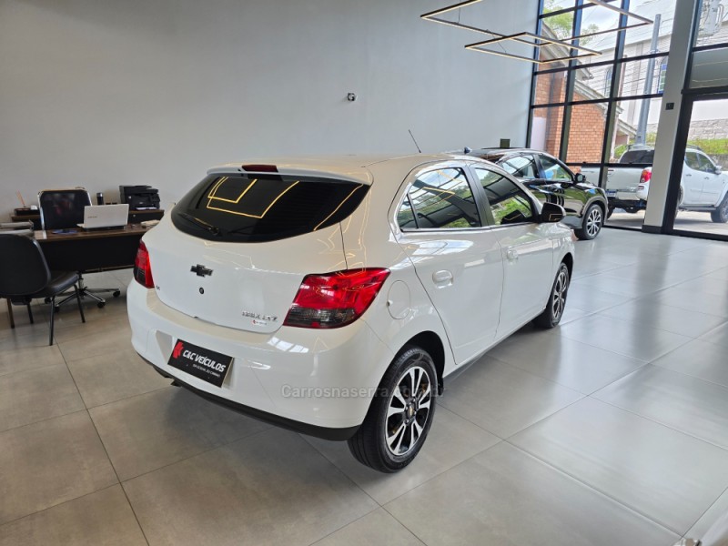 ONIX 1.4 MPFI LTZ 8V FLEX 4P MANUAL - 2015 - BENTO GONçALVES
