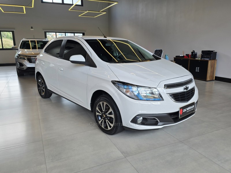 ONIX 1.4 MPFI LTZ 8V FLEX 4P MANUAL - 2015 - BENTO GONçALVES