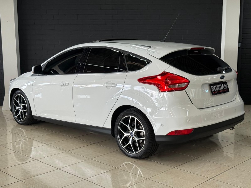 FOCUS 2.0 TITANIUM PLUS HATCH 16V FLEX 4P AUTO - 2016 - FARROUPILHA