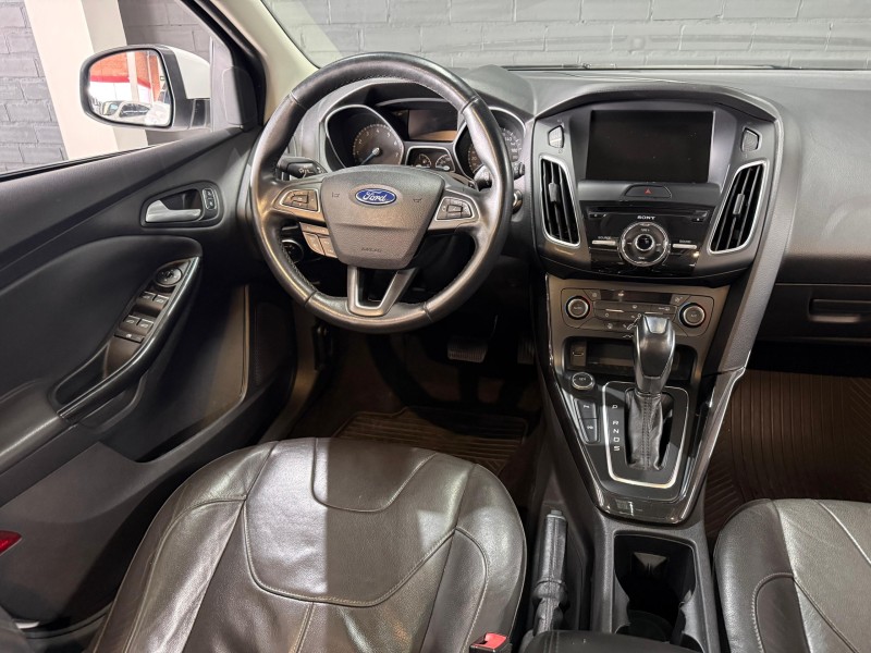 FOCUS 2.0 TITANIUM PLUS HATCH 16V FLEX 4P AUTO - 2016 - FARROUPILHA