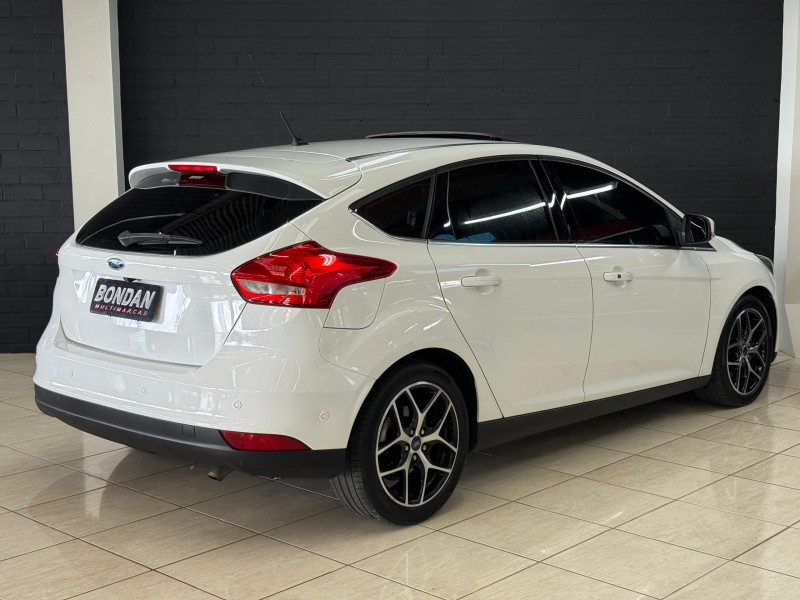 FOCUS 2.0 TITANIUM PLUS HATCH 16V FLEX 4P AUTO - 2016 - FARROUPILHA
