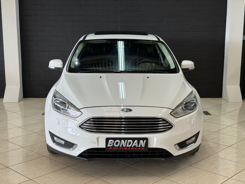 FOCUS 2.0 TITANIUM PLUS HATCH 16V FLEX 4P AUTO - 2016 - FARROUPILHA