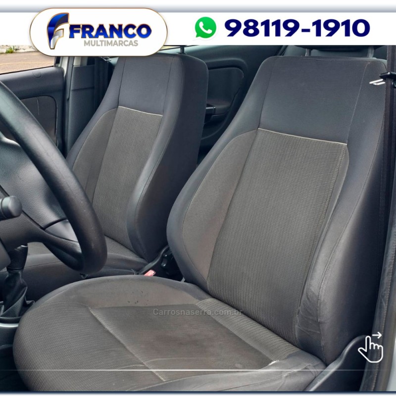 VOYAGE 1.0 MI TRENDLINE 8V FLEX 4P MANUAL - 2013 - VACARIA