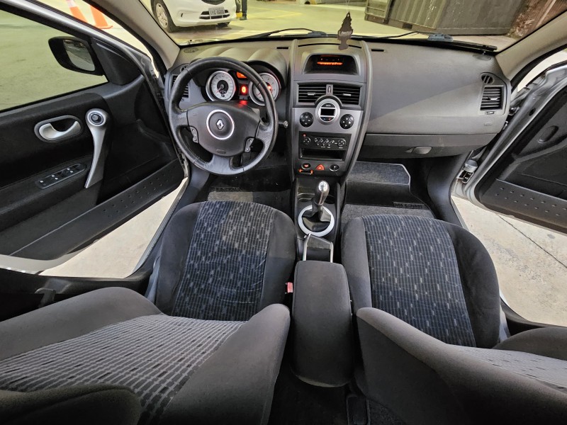 MÉGANE 1.6 DYNAMIQUE 16V FLEX 4P MANUAL - 2011 - CAXIAS DO SUL