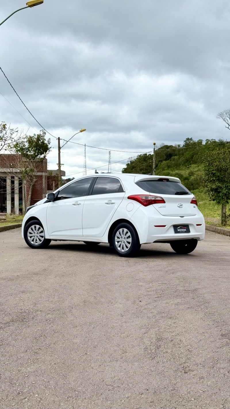 HB20 1.0 COMFORT 12V FLEX 4P MANUAL - 2015 - FLORES DA CUNHA