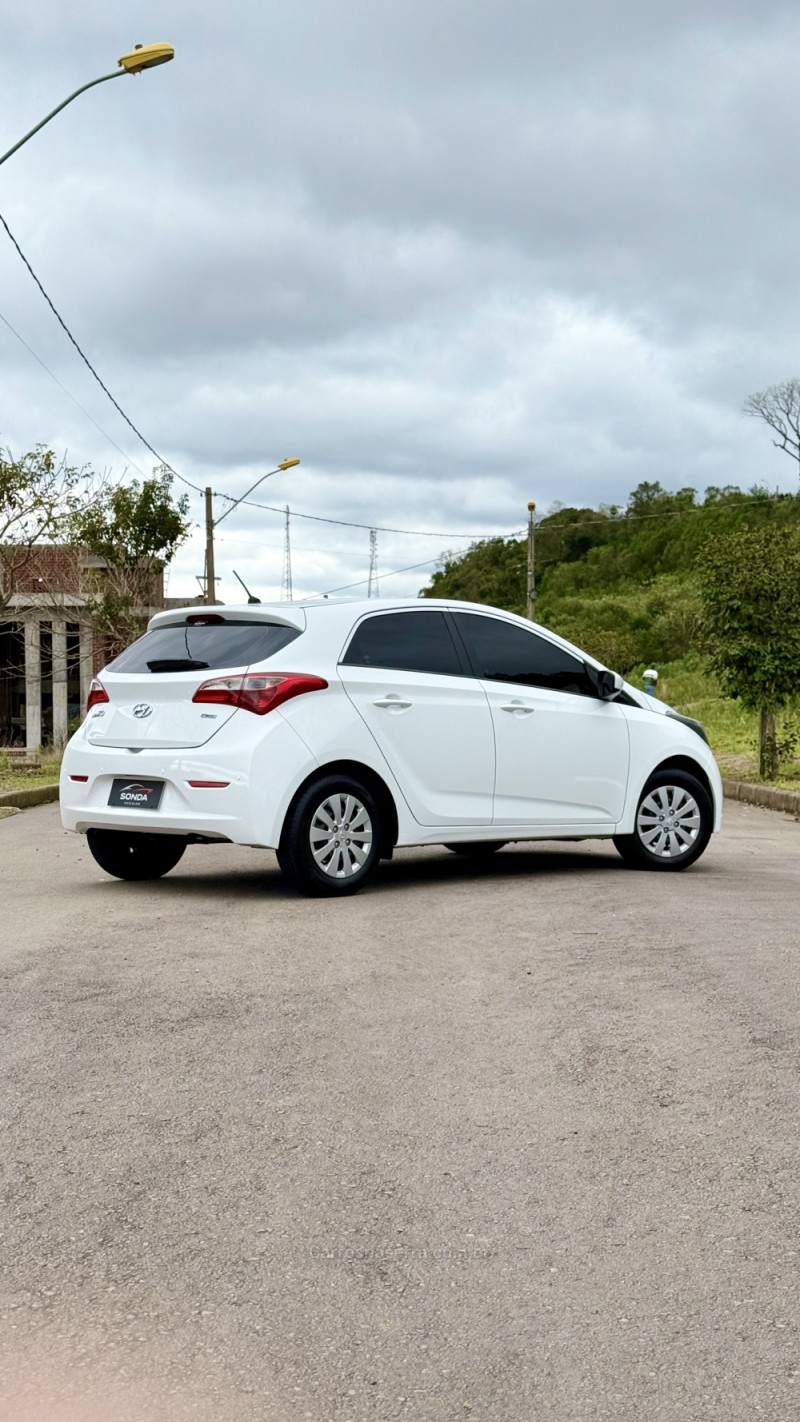 HB20 1.0 COMFORT 12V FLEX 4P MANUAL - 2015 - FLORES DA CUNHA