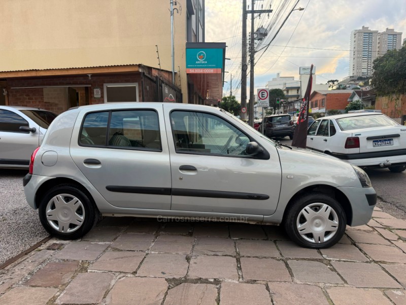 CLIO 1.0 AUTHENTIQUE 16V GASOLINA 4P MANUAL - 2003 - CAXIAS DO SUL
