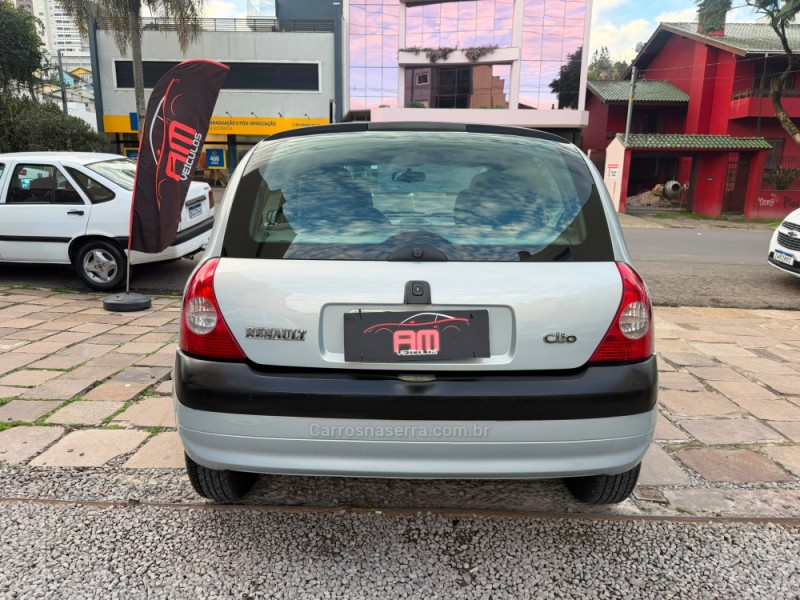 CLIO 1.0 AUTHENTIQUE 16V GASOLINA 4P MANUAL - 2003 - CAXIAS DO SUL