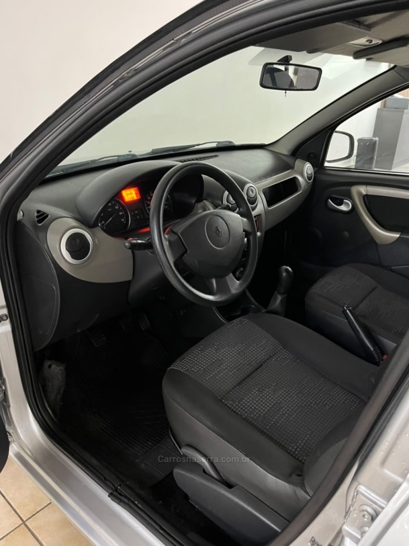 SANDERO 1.0 EXPRESSION 16V FLEX 4P MANUAL - 2011 - CAXIAS DO SUL