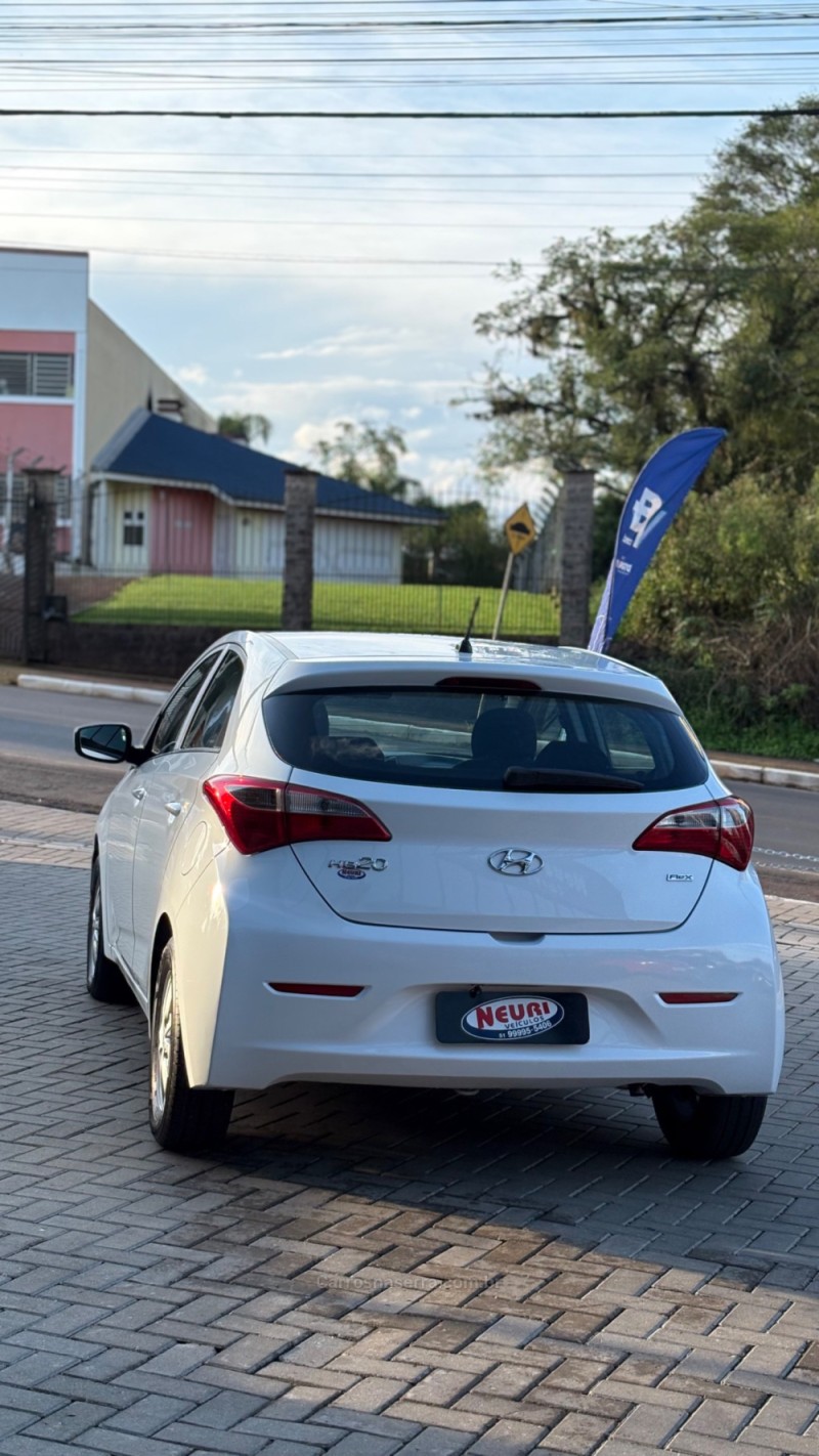 HB20 1.0 COMFORT PLUS 12V FLEX 4P MANUAL - 2013 - LAJEADO