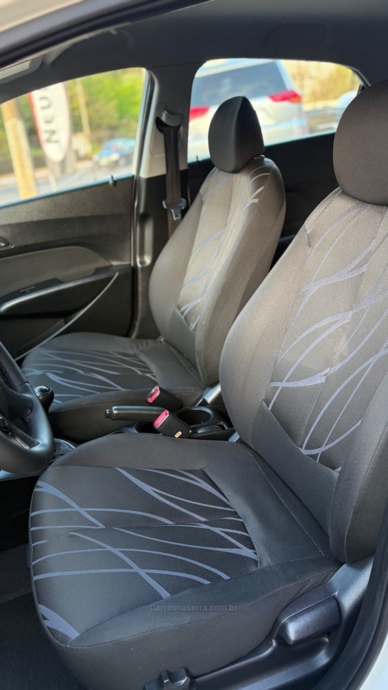 HB20 1.0 COMFORT PLUS 12V FLEX 4P MANUAL - 2013 - LAJEADO