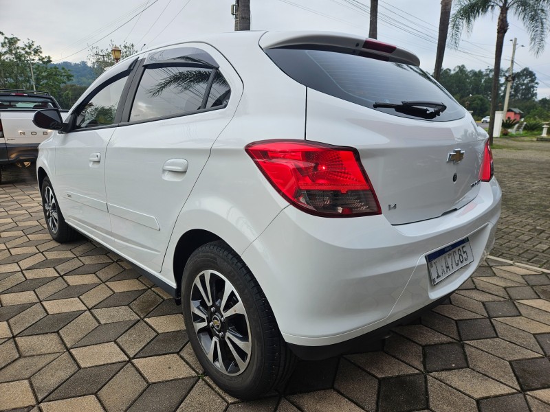 ONIX 1.4 MPFI LTZ 8V FLEX 4P MANUAL - 2016 - BOM PRINCíPIO