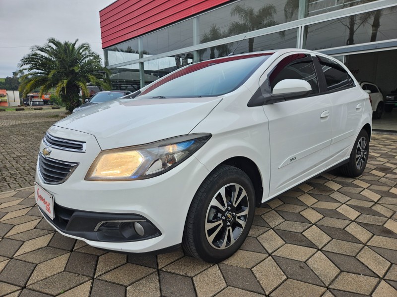 ONIX 1.4 MPFI LTZ 8V FLEX 4P MANUAL - 2016 - BOM PRINCíPIO