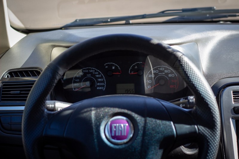 PUNTO 1.4 ATTRACTIVE 8V FLEX 4P MANUAL - 2011 - SãO SEBASTIãO DO CAí