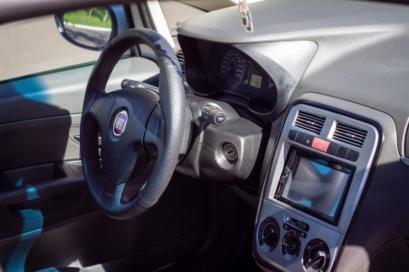 PUNTO 1.4 ATTRACTIVE 8V FLEX 4P MANUAL - 2011 - SãO SEBASTIãO DO CAí