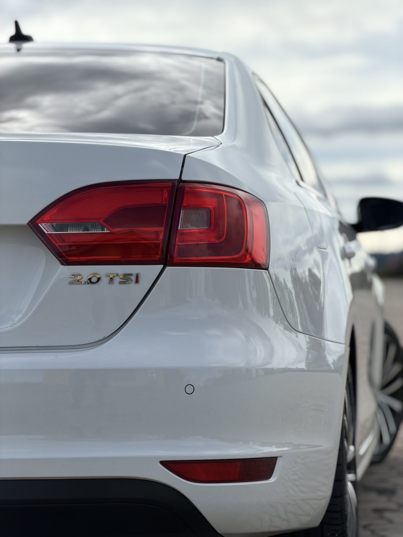 JETTA 2.0 TSI HIGHLINE 200CV GASOLINA 4P TIPTRONIC - 2012 - ANTôNIO PRADO