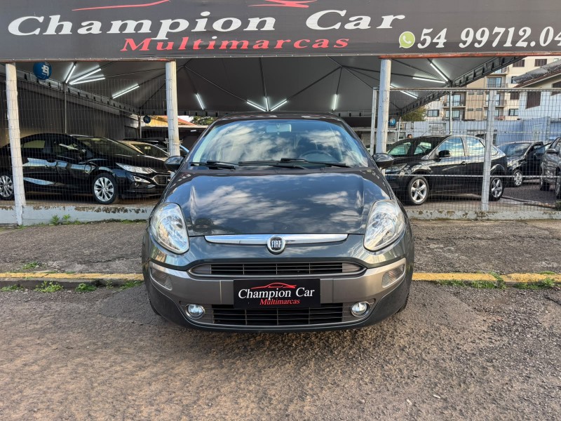 PUNTO 1.6 ESSENCE 16V FLEX 4P MANUAL - 2013 - VACARIA