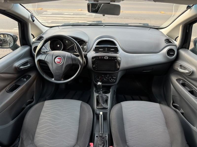 PUNTO 1.6 ESSENCE 16V FLEX 4P MANUAL - 2013 - VACARIA