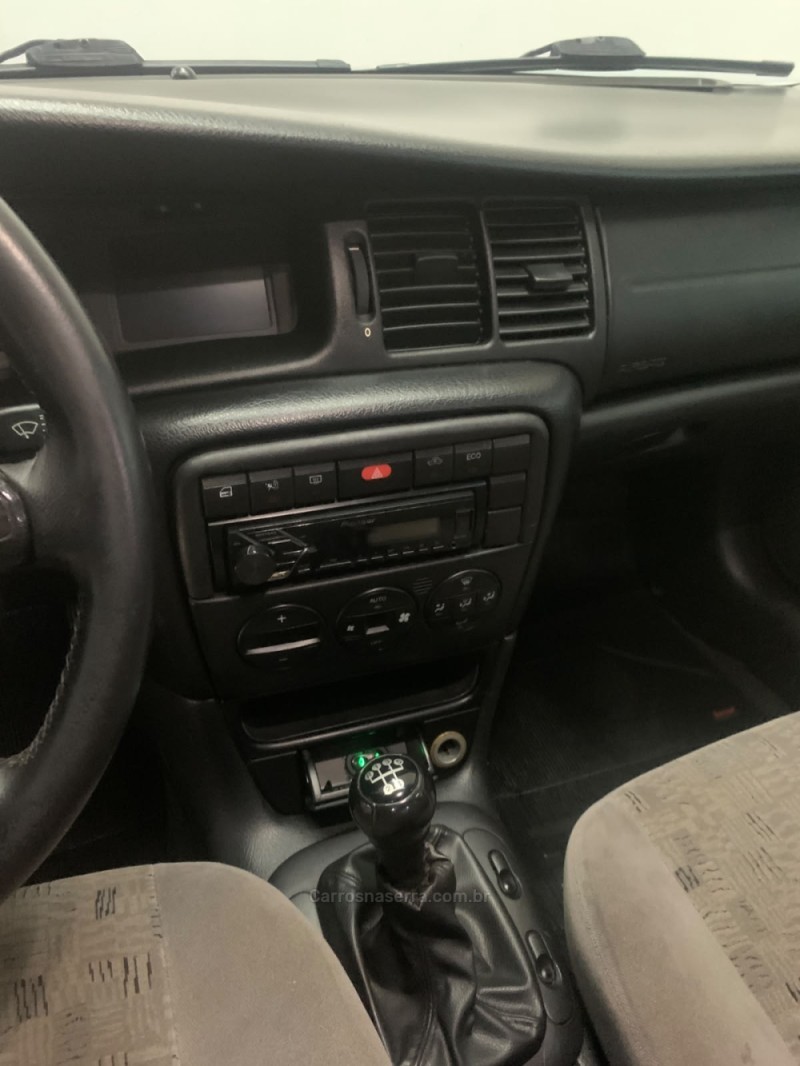 VECTRA 2.0 MPFI ELEGANCE 8V 140CV FLEX 4P MANUAL - 2005 - CAXIAS DO SUL