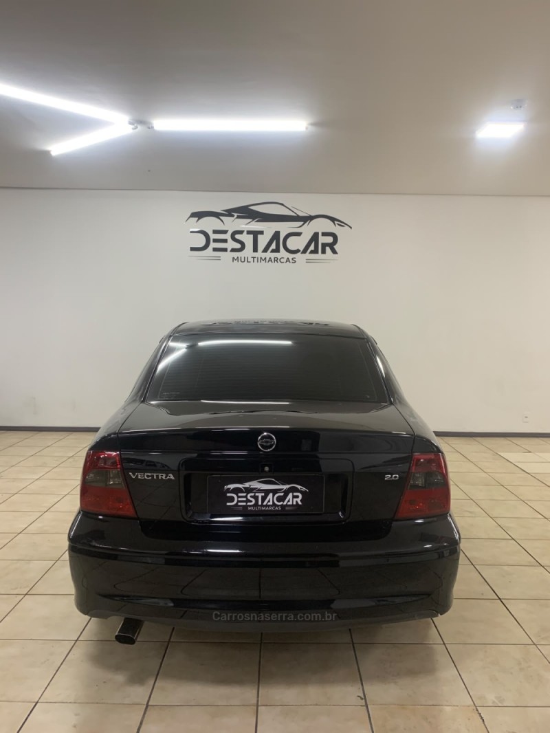 VECTRA 2.0 MPFI ELEGANCE 8V 140CV FLEX 4P MANUAL - 2005 - CAXIAS DO SUL