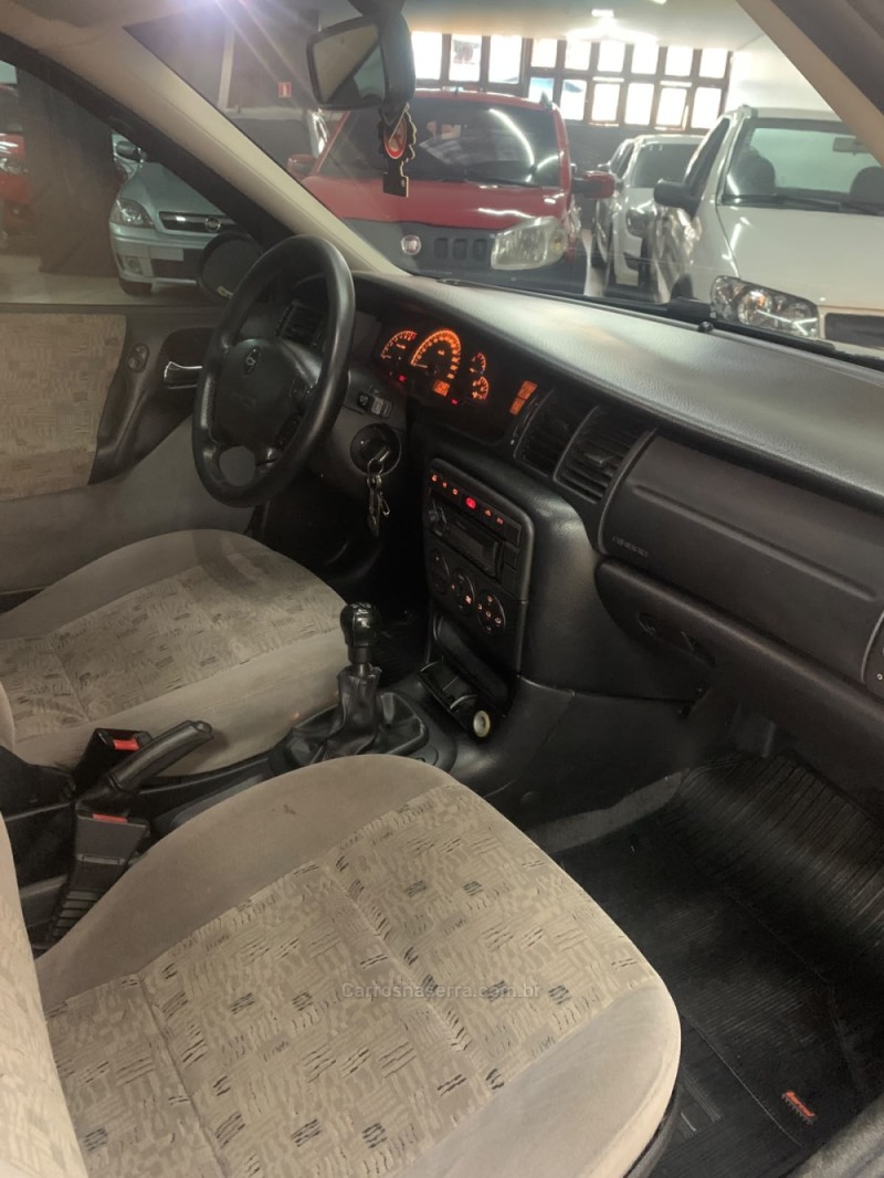 VECTRA 2.0 MPFI ELEGANCE 8V 140CV FLEX 4P MANUAL - 2005 - CAXIAS DO SUL