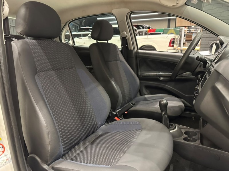 GOL 1.0 MI CITY 8V FLEX 4P MANUAL - 2015 - CAXIAS DO SUL