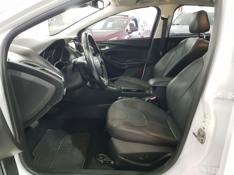 FOCUS 2.0 TITANIUM PLUS 16V FLEX 4P AUTOMÁTICO - 2018 - CAXIAS DO SUL