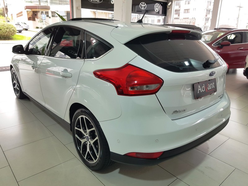FOCUS 2.0 TITANIUM PLUS 16V FLEX 4P AUTOMÁTICO - 2018 - CAXIAS DO SUL