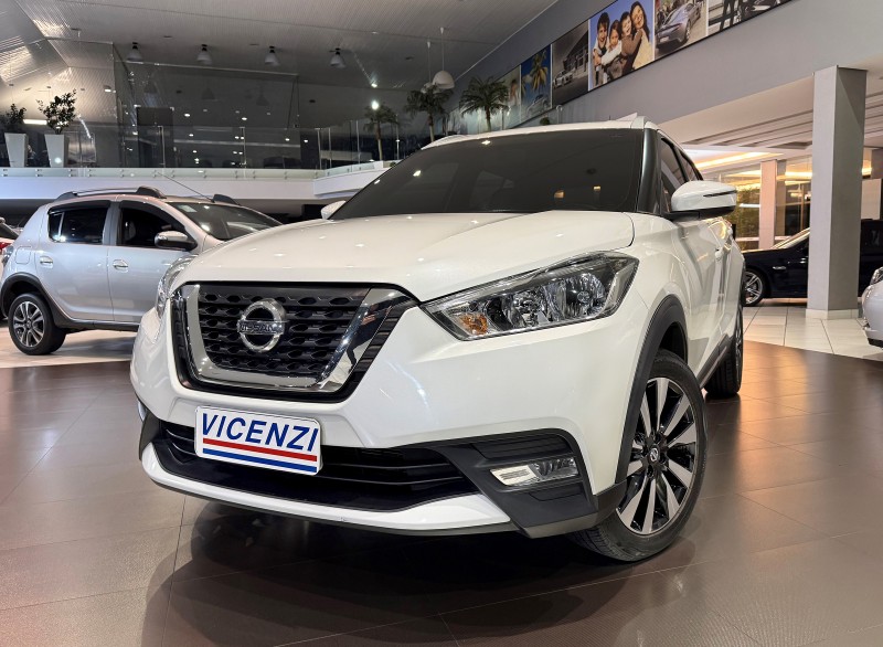 kicks 1.6 16v flex sv 4p xtronic 2020 farroupilha