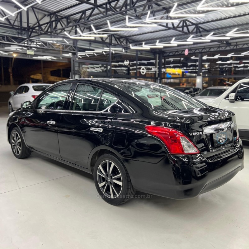 VERSA 1.6 16V FLEX SL 4P XTRONIC - 2018 - CANOAS