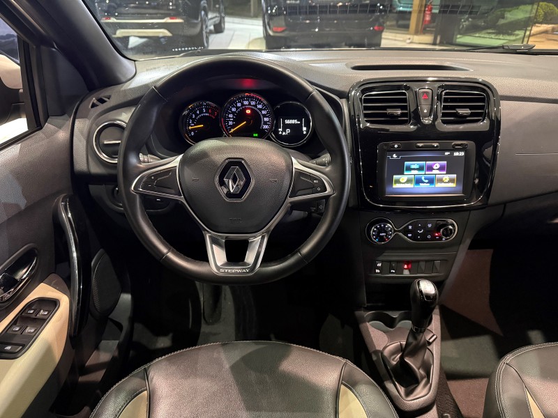 SANDERO 1.6 STEPWAY ICONIC X-TRONIC 16V FLEX 4P AUTOMÁTICO - 2020 - FARROUPILHA