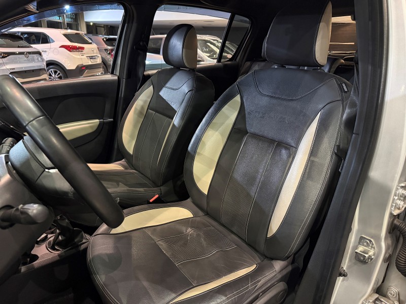 SANDERO 1.6 STEPWAY ICONIC X-TRONIC 16V FLEX 4P AUTOMÁTICO - 2020 - FARROUPILHA