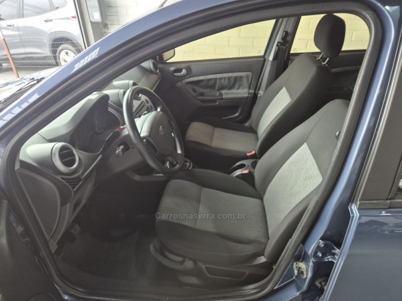 FIESTA 1.6 MPI CLASS SEDAN 8V FLEX 4P MANUAL - 2011 - CAXIAS DO SUL