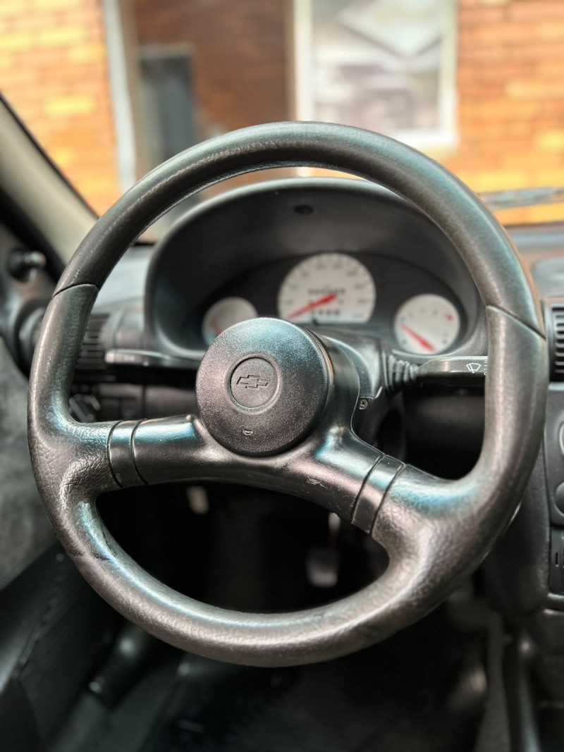 CORSA 1.0 MPFI MILENIUM SEDAN 8V GASOLINA 4P MANUAL - 2001 - CANELA