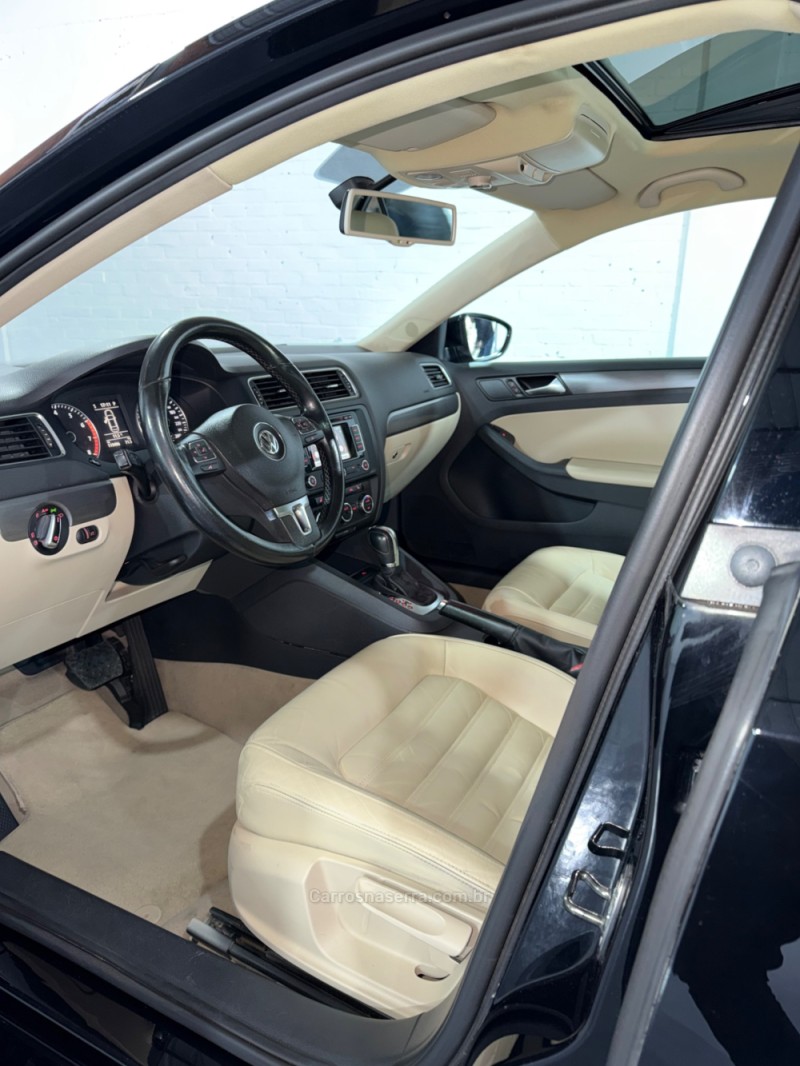 JETTA 2.0 TSI HIGHLINE 211CV GASOLINA 4P TIPTRONIC - 2014 - CAXIAS DO SUL