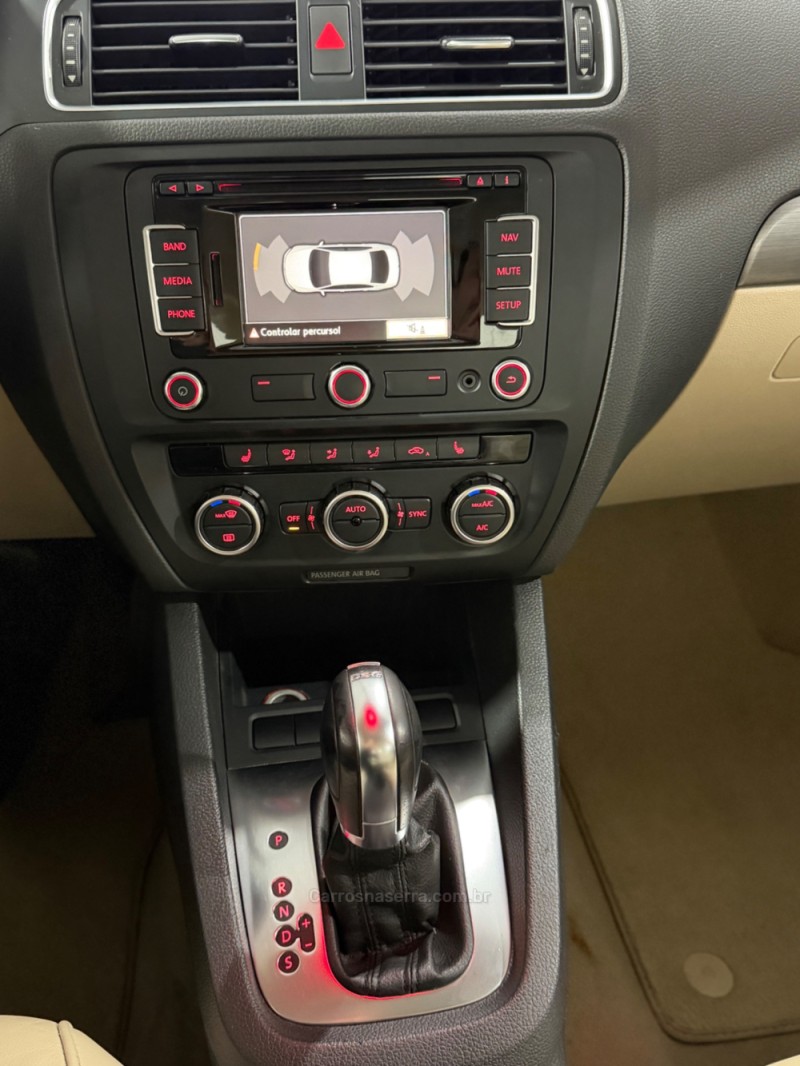 JETTA 2.0 TSI HIGHLINE 211CV GASOLINA 4P TIPTRONIC - 2014 - CAXIAS DO SUL