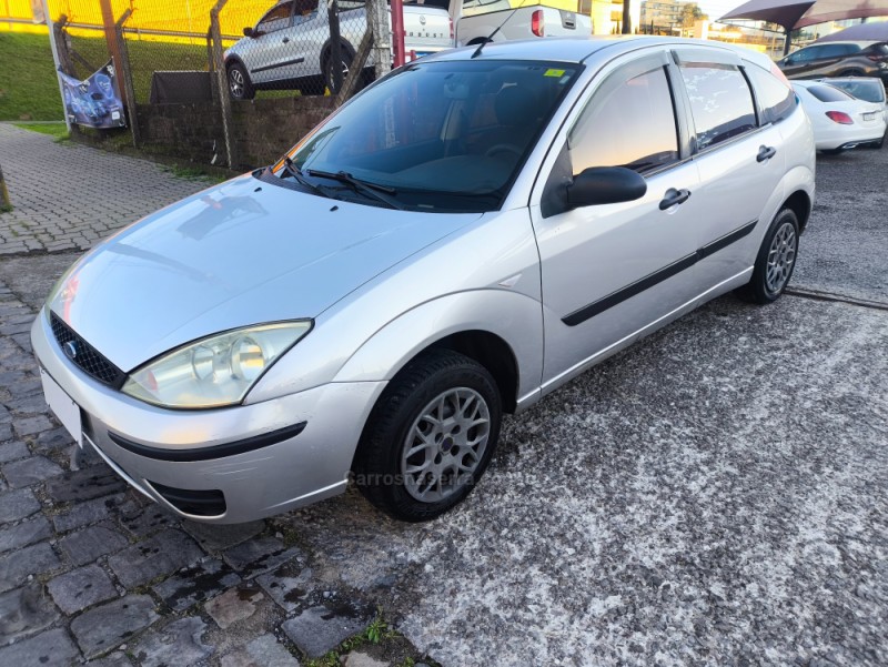 FOCUS 1.6 GL 8V FLEX 4P MANUAL - 2006 - FARROUPILHA