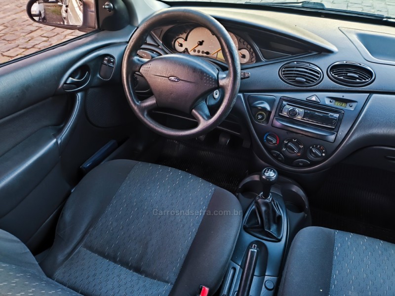 FOCUS 1.6 GL 8V FLEX 4P MANUAL - 2006 - FARROUPILHA