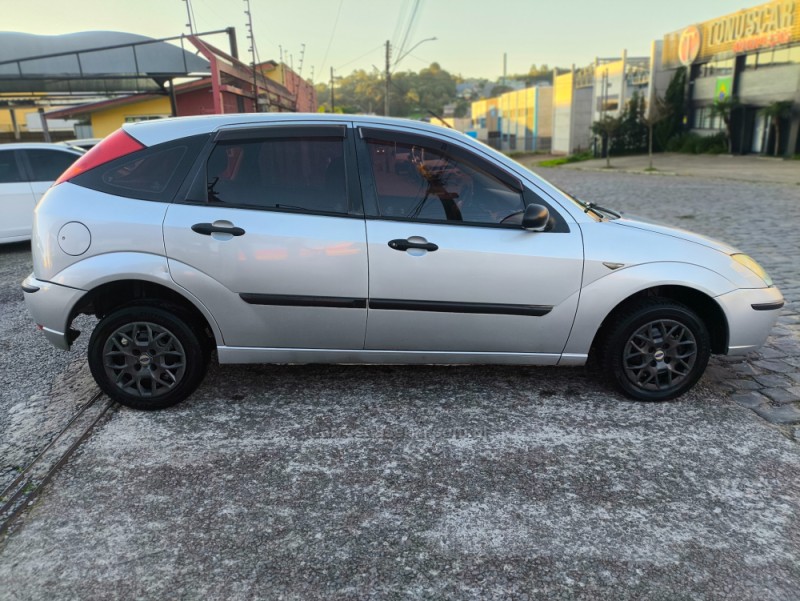 FOCUS 1.6 GL 8V FLEX 4P MANUAL - 2006 - FARROUPILHA