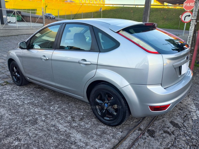 FOCUS 1.6 GLX 16V FLEX 4P MANUAL - 2011 - FARROUPILHA