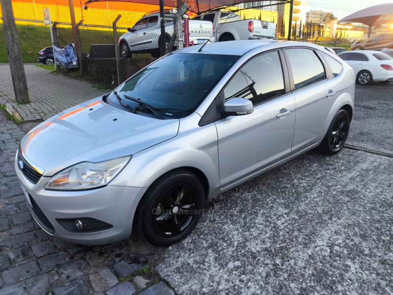 FOCUS 1.6 GLX 16V FLEX 4P MANUAL - 2011 - FARROUPILHA