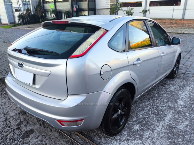 FOCUS 1.6 GLX 16V FLEX 4P MANUAL - 2011 - FARROUPILHA