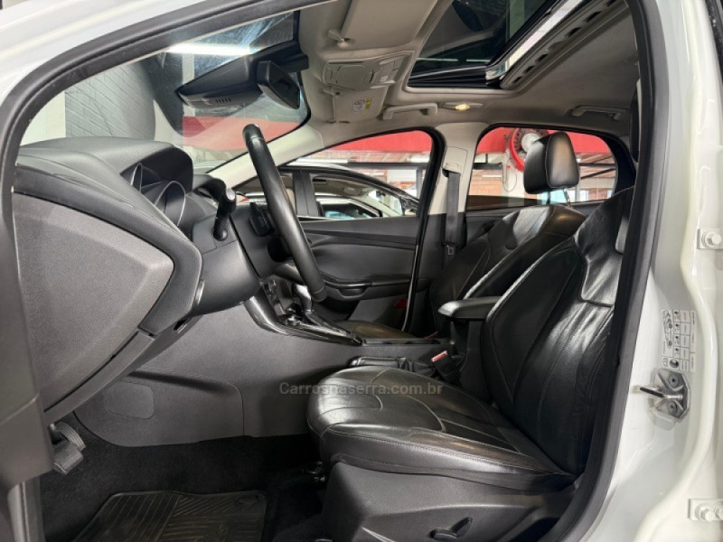 FOCUS 2.0 TITANIUM PLUS HATCH 16V FLEX 4P AUTO - 2016 - BENTO GONçALVES