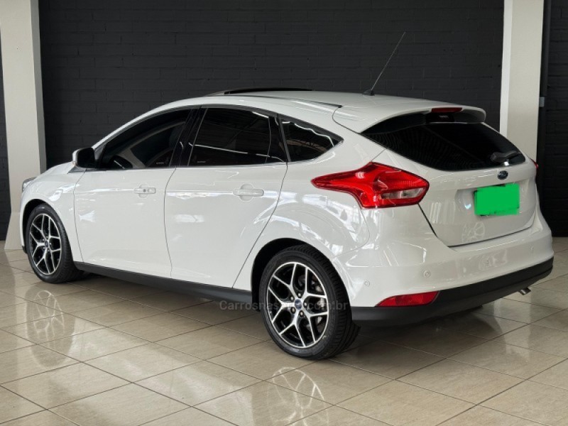 FOCUS 2.0 TITANIUM PLUS HATCH 16V FLEX 4P AUTO - 2016 - BENTO GONçALVES